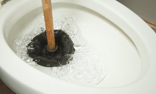 Как убрать запах канализации в туалете