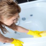 Как можно в домашних условиях очистить ванну от разного налета